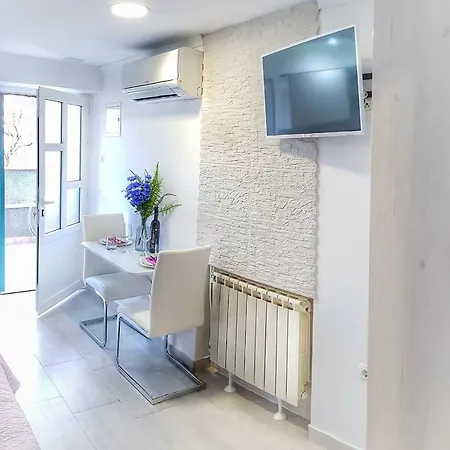 Studio Apartman Noa *