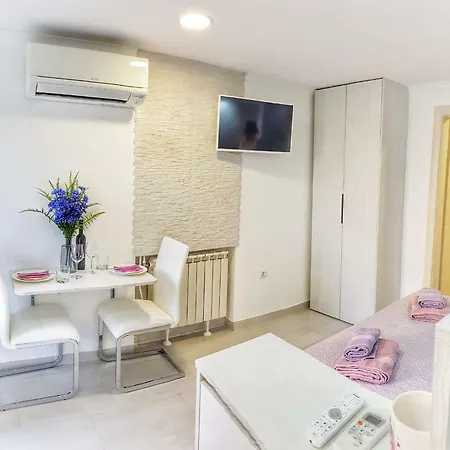 Studio Apartman Noa * Trogir
