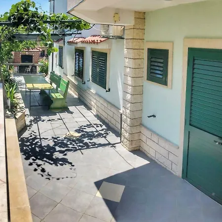 Studio Apartman Noa * Trogir